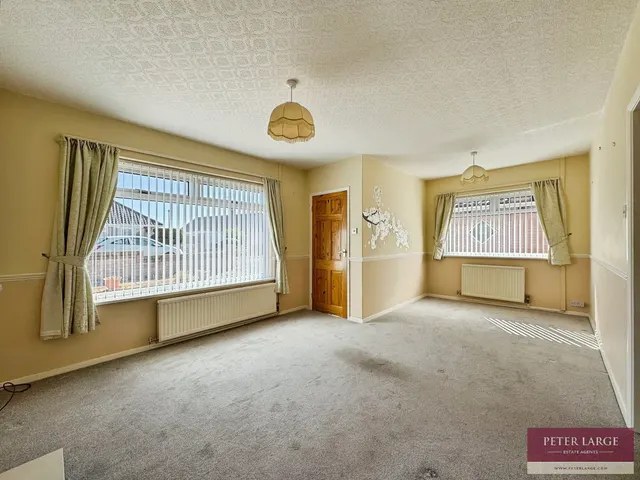Viola Avenue, Rhyl, LL18, photo 2