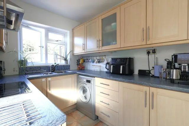 Oxmoor, Abbeydale, GL4, photo 3