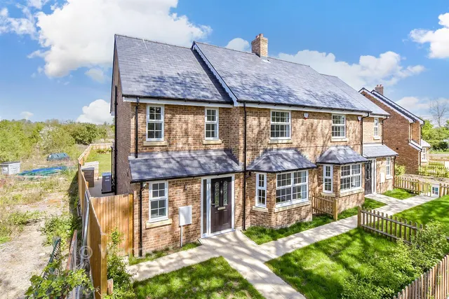 Claygate, Marden, TN12, photo 1