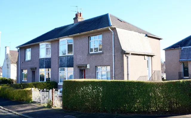 2 bedroom flat, Granton Gardens, Edinburgh, EH5