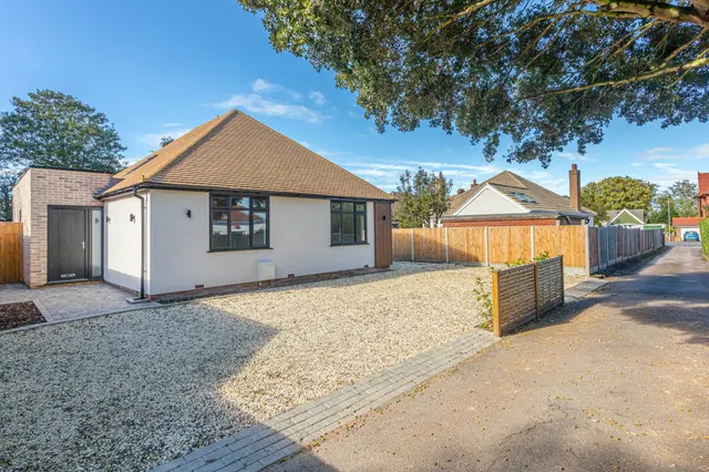 Alpha Road, Birchington, CT7, photo 1
