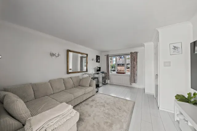Photo 2 — Cotswold Way, WORCESTER PARK, Surrey, Worcester Park, KT48LN