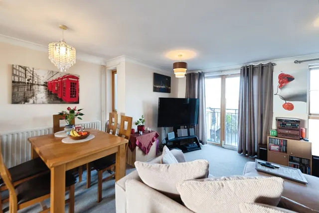 Rowan Close, Lee-on-the-Solent, PO13, photo 3