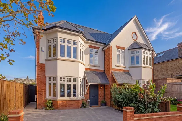 Udney Park Road, Teddington, TW11, photo 1