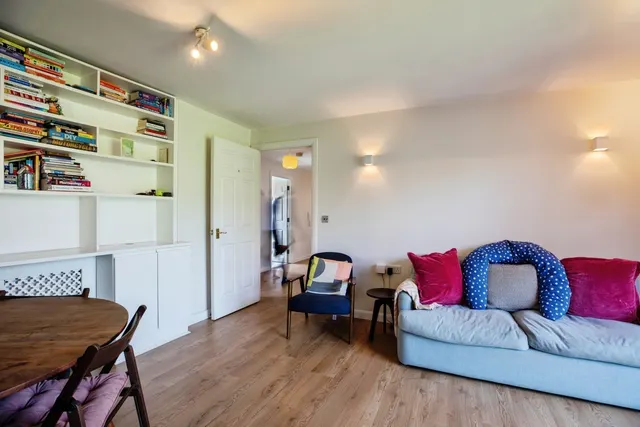 Photo 3 — Wynter Street, Battersea, London, SW11