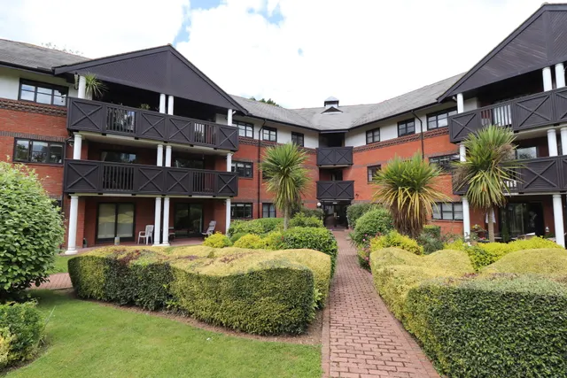 Booths Court, Brentwood, photo 1