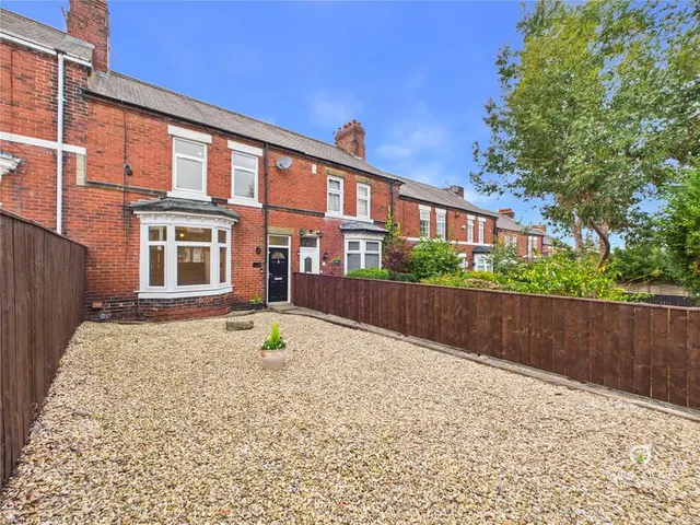 The Avenue, Felling, NE10, photo 1