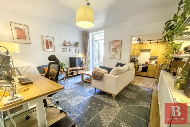 Photo 3 — Dyke Road Drive, Brighton BN1 6AJ