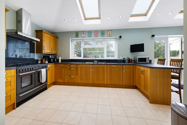 Photo 3 — Beaufort Avenue, Leamington Spa, CV32