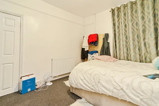 Photo 3 — Brooklyn Street, Leeds