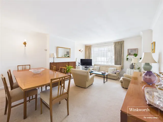 St. Peter's Court, Hendon, NW4, photo 2