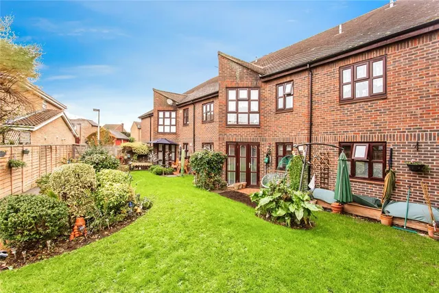 Wedgwood Way, Rochford, Essex, SS4, photo 1