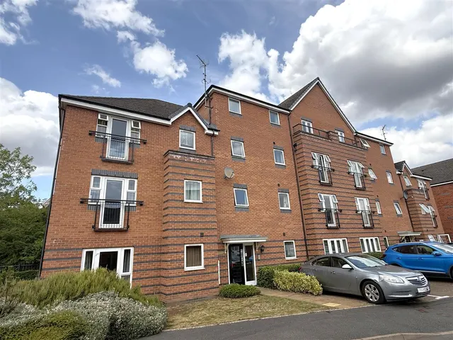 Pipers Way, Burton-On-Trent, DE14, photo 1