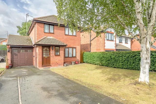 Hinsford Close, Kingswinford, DY6, photo 1