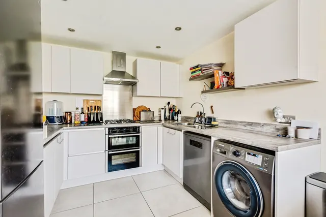 Photo 2 — Langford Way, Long Hanborough, Witney