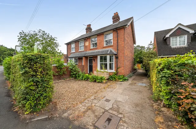 St. Marks Road, Binfield, Bracknell, Berkshire, RG42 4AX, photo 1