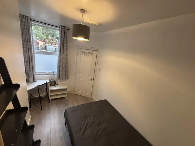 Holme Lane, S6, photo 2
