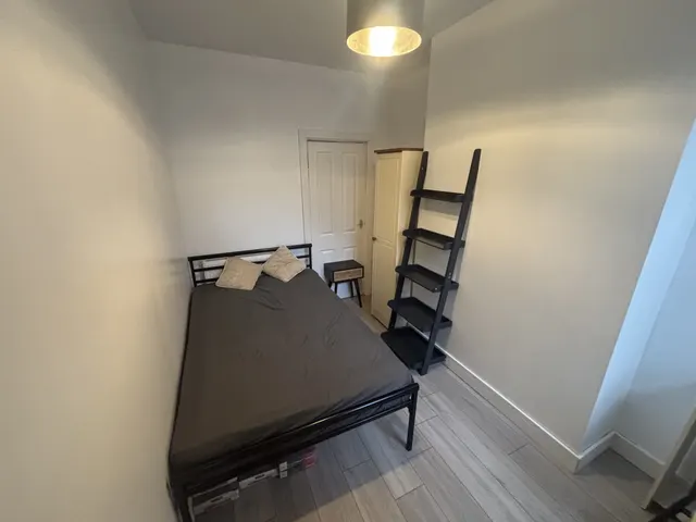 Holme Lane, S6, photo 1