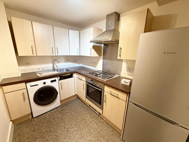 Lions Court, Northampton, NN4, photo 2