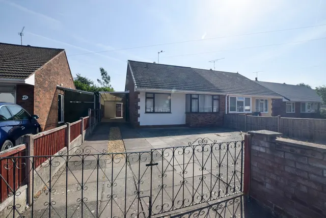 Hadley Gardens, Leegomery, TF1, photo 1