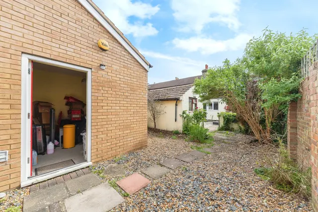 Hitchin Road, Arlesey, SG15, photo 3
