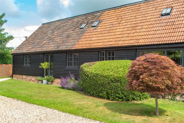 Photo 3 — Old Battens Barn, Ermin Street, Lambourn Woodlands, Hungerford, RG17 7BW