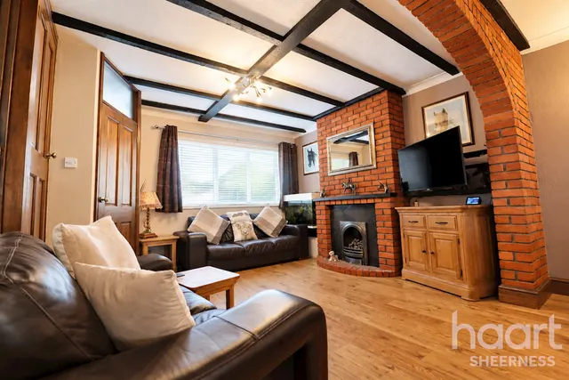 Queenborough Road, Halfway, ME12, photo 2