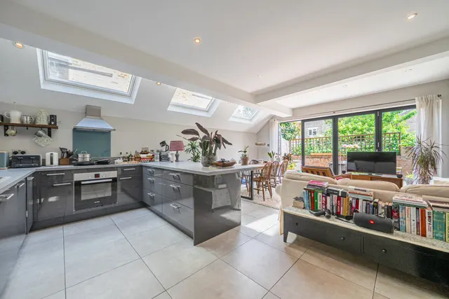 Danehurst Street, Fulham, London, SW6, photo 1