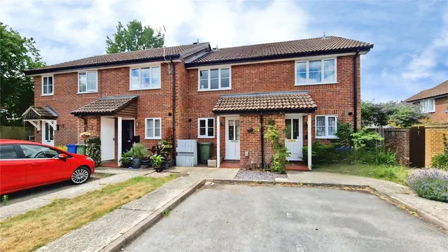 Angel Place, Binfield, Bracknell, Berkshire, RG42 4DZ, photo 1
