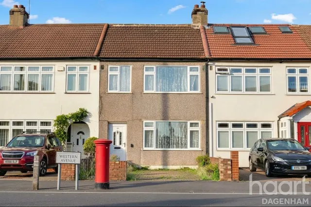 Western Avenue, Dagenham, RM10, photo 1
