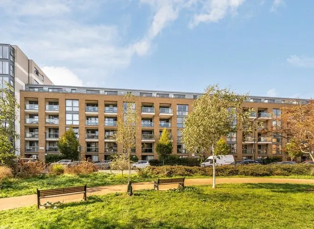 Canalside Square, Islington, N1, photo 1
