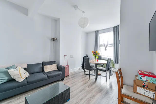 Photo 2 — Top Floor, 14 Morrish Road, London