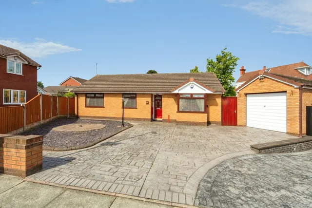 Broad Hey Close, Liverpool, L25, photo 1