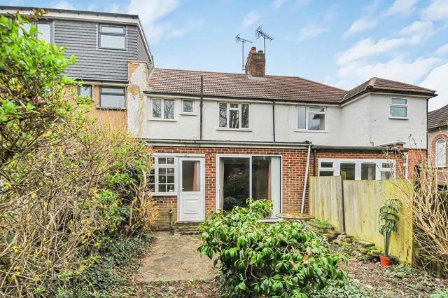 Photo 3 — Kenton Lane, Harrow, HA3