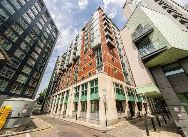 Salamanca Place, London, SE1, photo 1