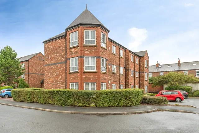 Thomas Brassey Close, Chester, CH2, photo 1