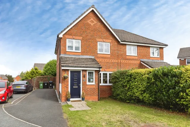 Alyn Road, Gwersyllt, LL11, photo 1