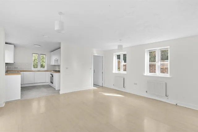 Crowell Mews, Aylesbury, HP19, photo 2