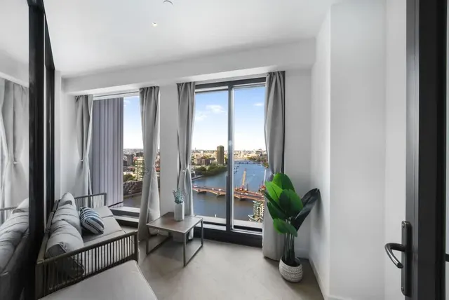 Nine Elms Lane, SW8, photo 3