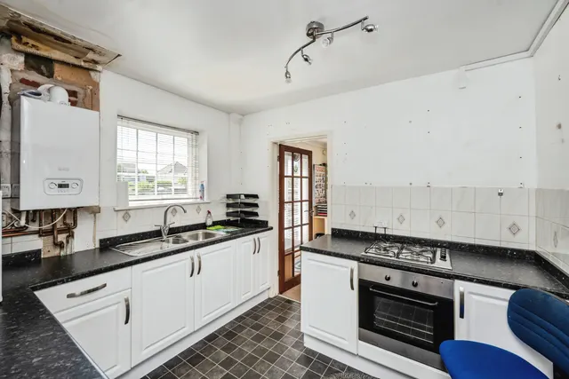 Photo 2 — Brynawelon, Llanelli