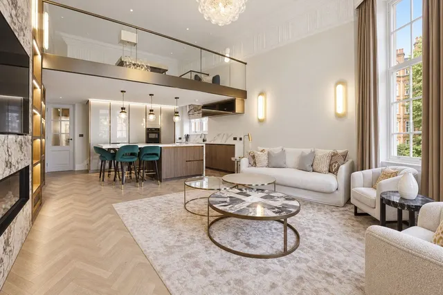 3 bedroom flat — Cadogan Square, London, SW1X 0DY