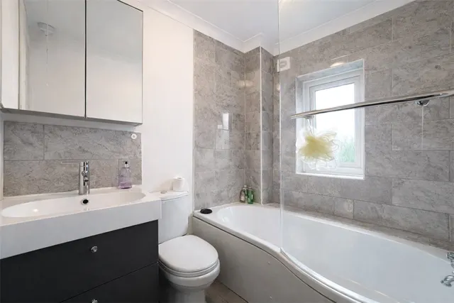 Photo 3 — Summerfield Drive, Sleaford, Lincolnshire, NG34