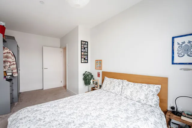 Photo 3 — Coster Avenue, Willowbrook House, N4