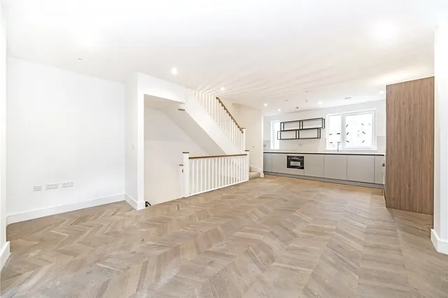 Photo 2 — Baldwin Lane, London, SE3 9AY