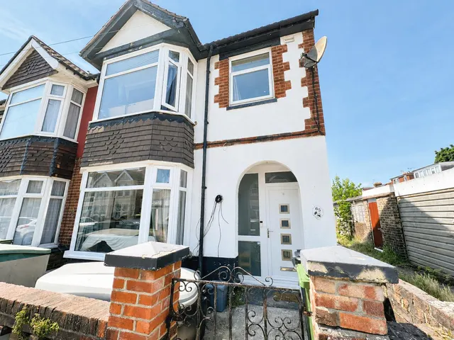 Kenyon Road, Portsmouth, PO2, photo 1