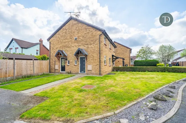 Bramley Close, Great Sutton, CH66 2XG, photo 1