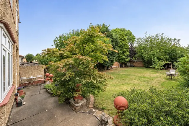 Woodland Avenue, Northampton, NN3, photo 3