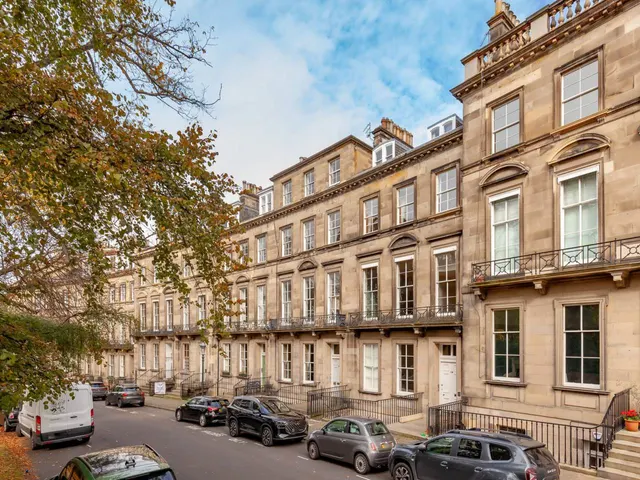 Clarendon Crescent, West End, EH4, photo 1