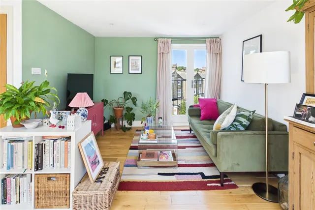 Photo 2 — Arodene Road, London, SW2