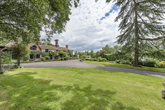 Photo 3 — Clamp Hill, Stanmore, Middlesex, HA7 3JQ